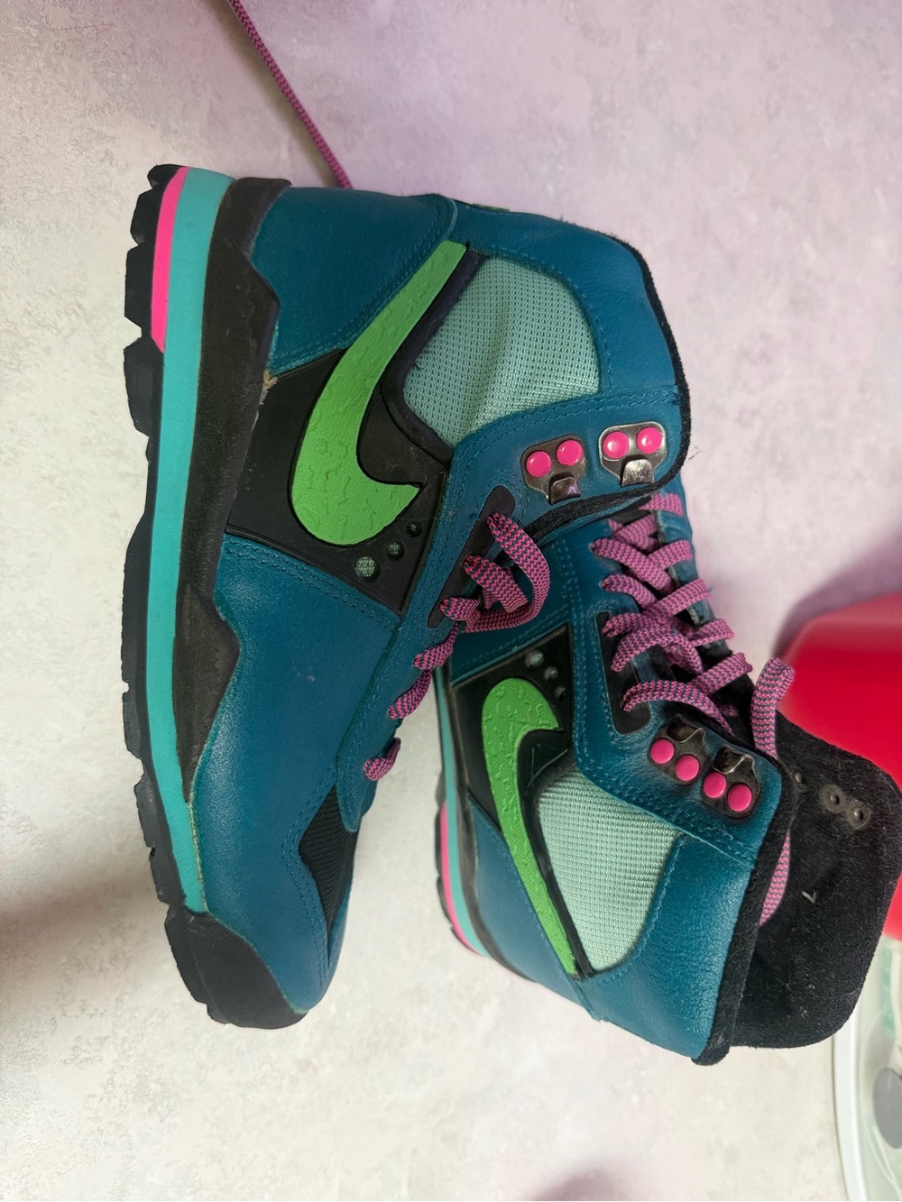 Vintage Nike Teal & Green High-Top All Terrain Boots